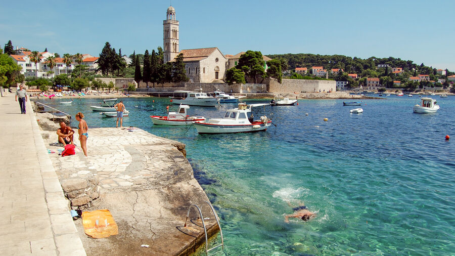 Du lịch Châu Âu tự túc - Du lịch Croatia tự túc - Swimmers Monastery, Hvar Du lịch Châu Âu tự túc - Du lịch Croatia tự túc - Swimmers Monastery, Hvar