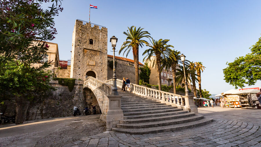 Du lịch Châu Âu tự túc - Du lịch Croatia tự túc - Great Land Gate Steps, Korčula Du lịch Châu Âu tự túc - Du lịch Croatia tự túc - Great Land Gate Steps, Korčula