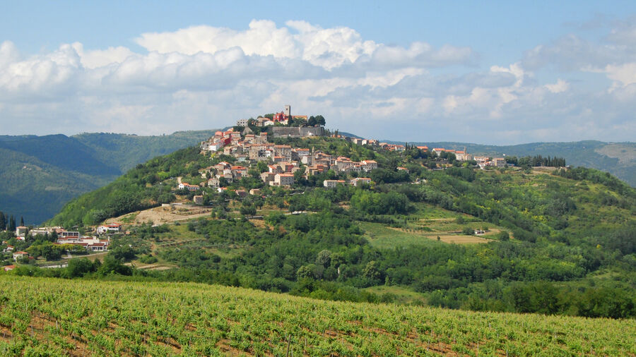 Du lịch Châu Âu tự túc - Du lịch Croatia tự túc - Motovun Du lịch Châu Âu tự túc - Du lịch Croatia tự túc - Motovun