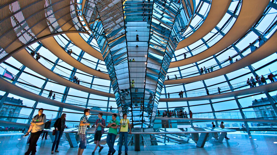 Du lịch Đức - Thành phố Berlin - Bên trong mái vòm Reichstag, Berlin